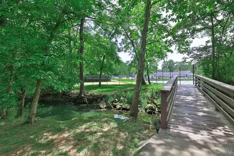 View/Area - 8669 Schoolhouse Pl, Maineville, OH 45039 photo 3 of 5