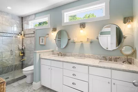 Bath - 3516 Monteith Ave, Cincinnati, OH 45208 photo 2 of 4