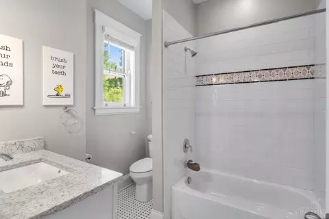 Bath - 3516 Monteith Ave, Cincinnati, OH 45208 photo 3 of 4