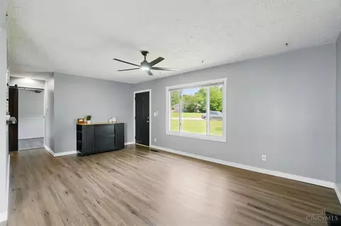 1019 Sarbrook Dr, Cincinnati, OH 45231 photo 6