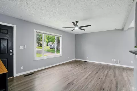 1019 Sarbrook Dr, Cincinnati, OH 45231 photo 8