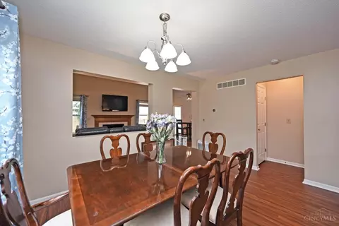 557 Hamblin Dr, Cincinnati, OH 45255 photo 8