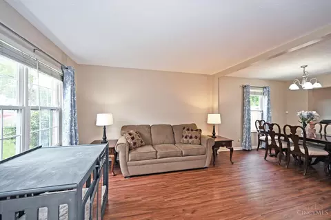 557 Hamblin Dr, Cincinnati, OH 45255 photo 4