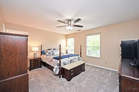 557 Hamblin Dr, Cincinnati, OH 45255 photo 23