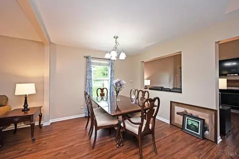 557 Hamblin Dr, Cincinnati, OH 45255 photo 7