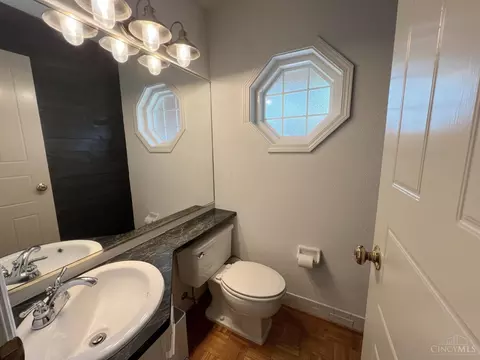 Bath - 469 Whitestone Ct, Cincinnati, OH 45231 photo 1 of 5