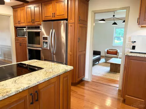 Kitchen - 469 Whitestone Ct, Cincinnati, OH 45231 photo 1 of 3