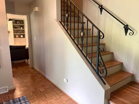 Entry Way - 469 Whitestone Ct, Cincinnati, OH 45231 photo 1 of 4