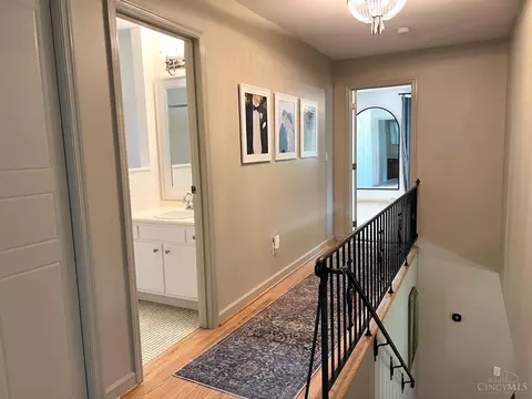 Entry Way - 469 Whitestone Ct, Cincinnati, OH 45231 photo 4 of 4