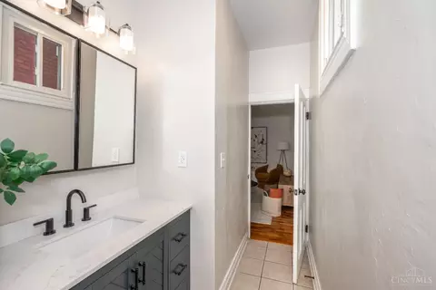 960 Paradrome St, Cincinnati, OH 45202 photo 12