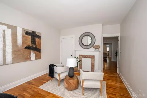 960 Paradrome St, Cincinnati, OH 45202 photo 2