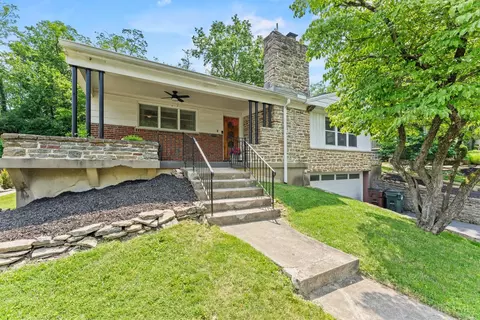 6530 Cliff Ridge Ln, Cincinnati, OH 45213