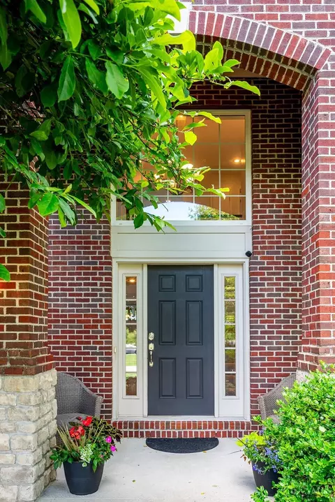 Entry Way - 8562 Kempton Ln, Hamilton Township, OH 45039 photo 1 of 5