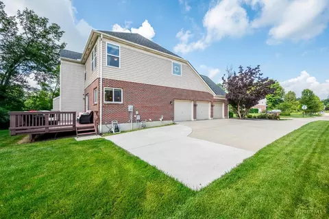 Exterior - 8562 Kempton Ln, Hamilton Township, OH 45039 photo 2 of 8