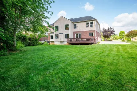 Exterior - 8562 Kempton Ln, Hamilton Township, OH 45039 photo 6 of 8