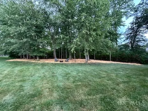 Exterior - 8562 Kempton Ln, Hamilton Township, OH 45039 photo 7 of 8
