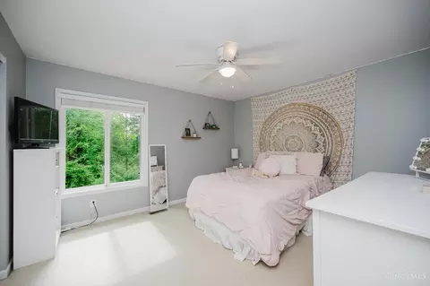 Bedroom - 8562 Kempton Ln, Hamilton Township, OH 45039 photo 4 of 6