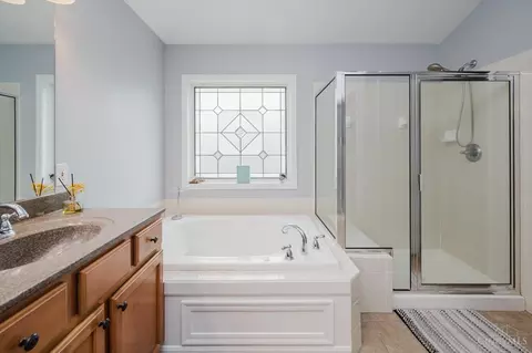 Bath - 8562 Kempton Ln, Hamilton Township, OH 45039 photo 1 of 3
