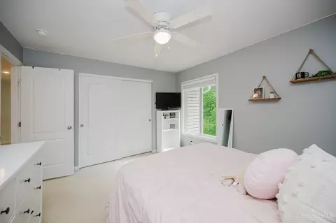 Bedroom - 8562 Kempton Ln, Hamilton Township, OH 45039 photo 5 of 6