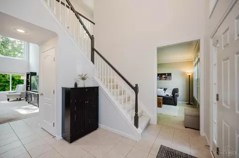 Entry Way - 8562 Kempton Ln, Hamilton Township, OH 45039 photo 3 of 5