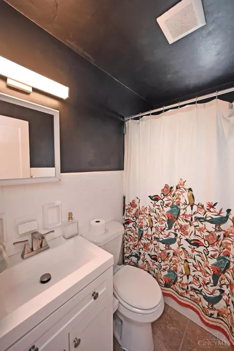 Bath - 6799 Le Conte Ave, Cincinnati, OH 45230 photo 1 of 2