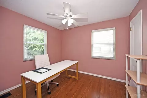 Bedroom - 6799 Le Conte Ave, Cincinnati, OH 45230 photo 2 of 6