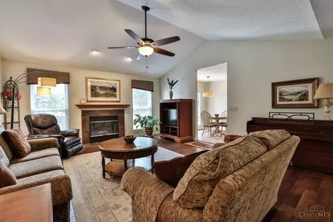 Living - 8750 Kemper Rd, Cincinnati, OH 45249 photo 2 of 3