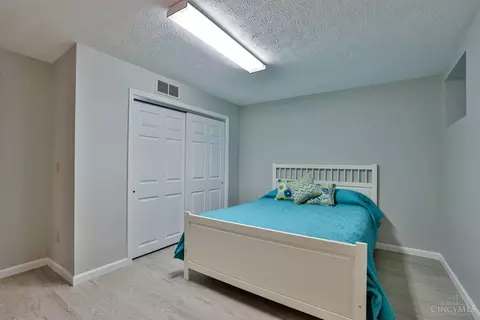 Bedroom - 8750 Kemper Rd, Cincinnati, OH 45249 photo 9 of 9