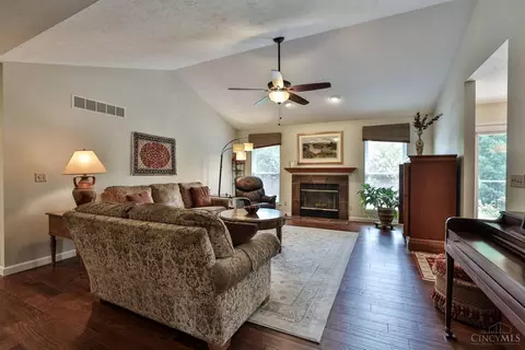 Living - 8750 Kemper Rd, Cincinnati, OH 45249 photo 1 of 3