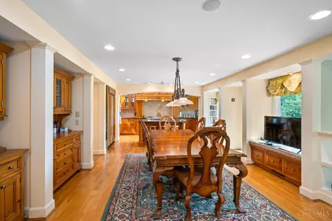 Dining - 9180 Given Rd, Cincinnati, OH 45243 photo 4 of 6