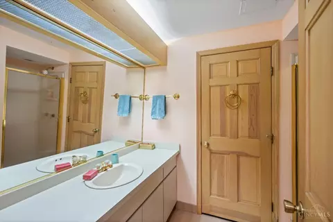 Bath - 9180 Given Rd, Cincinnati, OH 45243 photo 6 of 6