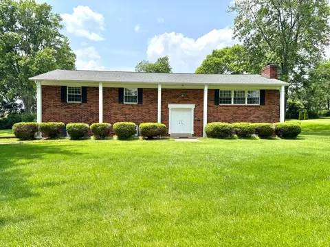 8621 Brookridge Dr, West Chester, OH 45069