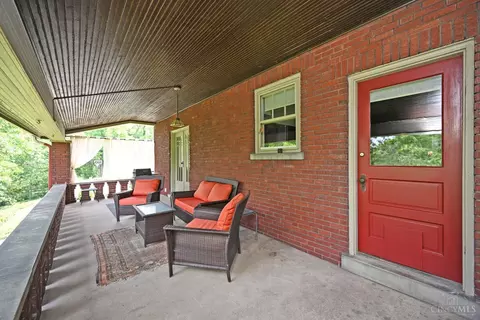 Exterior - 8 Interwood Pl, Cincinnati, OH 45220 photo 6 of 15