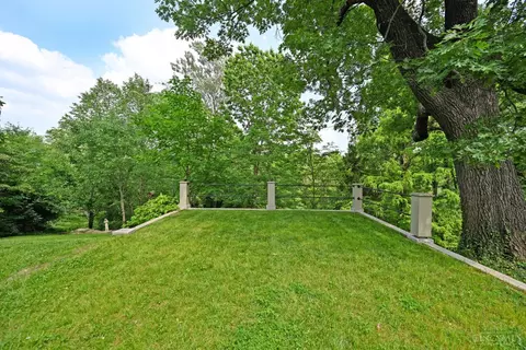 Exterior - 8 Interwood Pl, Cincinnati, OH 45220 photo 10 of 15
