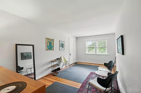 Bedroom - 8 Interwood Pl, Cincinnati, OH 45220 photo 8 of 8