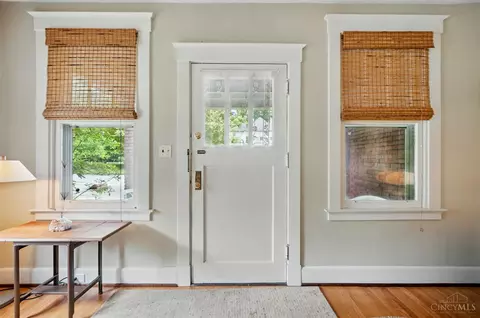 Entry Way - 8 Interwood Pl, Cincinnati, OH 45220 photo 1 of 6