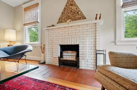 Living - 8 Interwood Pl, Cincinnati, OH 45220 photo 3 of 5
