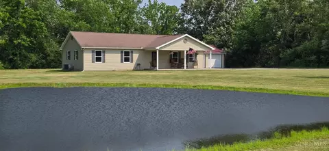 3426 Hunter Creek Dr, Blanchester, OH 45107