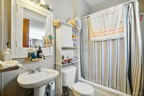 221 Emming St, Cincinnati, OH 45219 photo 8