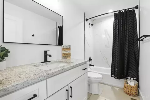 Bath - 2362 Concord St, Cincinnati, OH 45206 photo 1 of 1