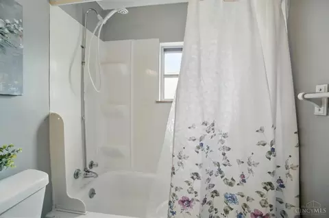 Bath - 617 Dottie Ct, Reading, OH 45215 photo 6 of 6