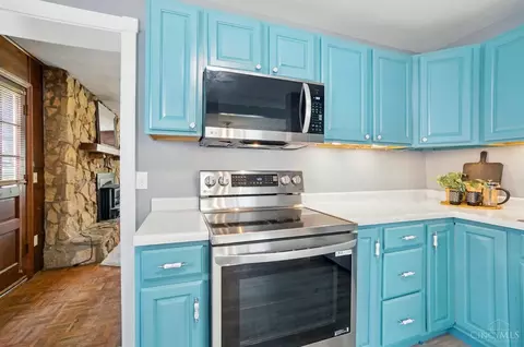 Kitchen - 617 Dottie Ct, Reading, OH 45215 photo 3 of 5