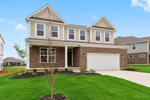 5530 White Pine Ln, Hamilton, OH 45011