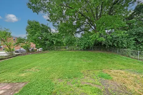 Exterior - 1607 Centerridge Ave, Cincinnati, OH 45231 photo 6 of 8