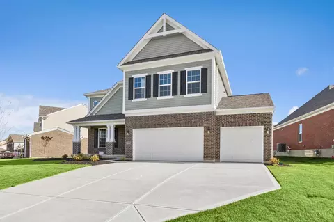 5540 White Pine Ln, Hamilton, OH 45011
