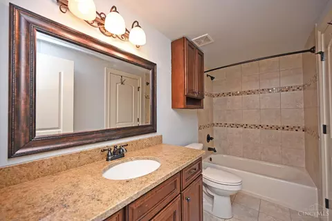 Bath - 4570 Braid Ln, Mason, OH 45040 photo 10 of 10