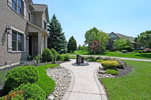 Exterior - 4570 Braid Ln, Mason, OH 45040 photo 4 of 13