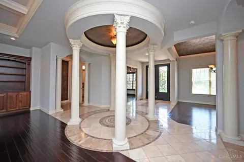 Entry Way - 4570 Braid Ln, Mason, OH 45040 photo 4 of 11