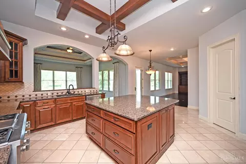 Kitchen - 4570 Braid Ln, Mason, OH 45040 photo 5 of 6