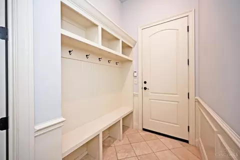 Entry Way - 4570 Braid Ln, Mason, OH 45040 photo 6 of 11